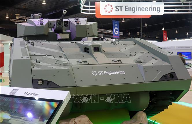 Xe bọc thép Hunter tân tiến nhất của Tập đoàn ST Engineering (Singapore) xuất hiện tại triển lãm. Ảnh: Lê Dương-P/v TTXVN tại Singapore