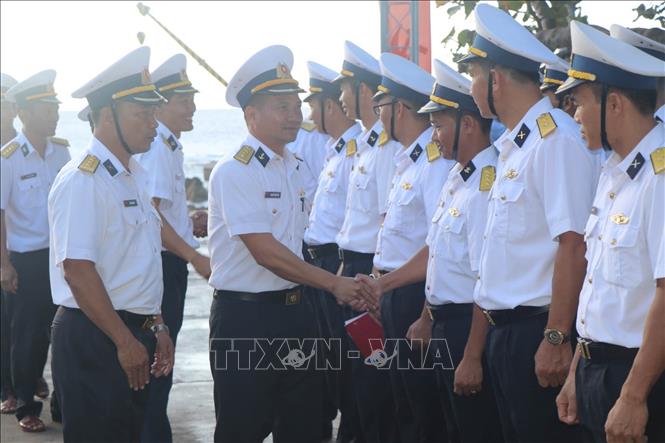 Trong ảnh: Cán bộ, chiến sỹ trên đảo Phan Vinh, quần đảo Trường Sa, tỉnh Khánh Hòa. Ảnh: Nguyễn Văn Nhật - TTXVN