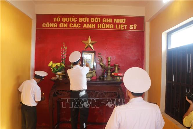 Trong ảnh: Dân hương Liệt sỹ Phan Vinh trên đảo Phan Vinh, quần đảo Trường Sa, tỉnh Khánh Hòa. Ảnh: Nguyễn Văn Nhật - TTXVN