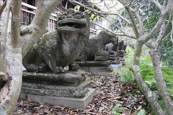 Photo: Animal statues carved out of large stones are recognized as the largest stone animal pairs in Vietnam. VNA Photo: Thanh Thương
