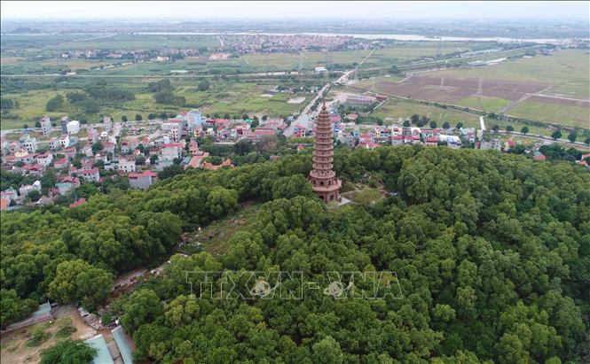 Photo: A bird-eye's view of the Phat Tich Pagoda's steeple. VNA Photo: Thanh Thương