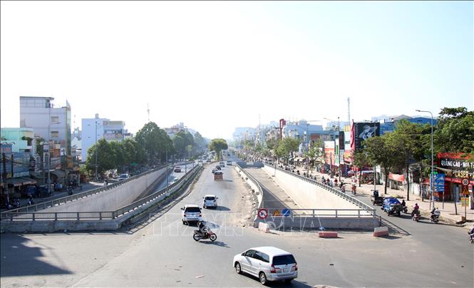 Trong ảnh: Nhánh hầm N1 (bên trái) đã đưa vào khai thác từ tháng 3/2018. Ảnh: Tiến Lực - TTXVN