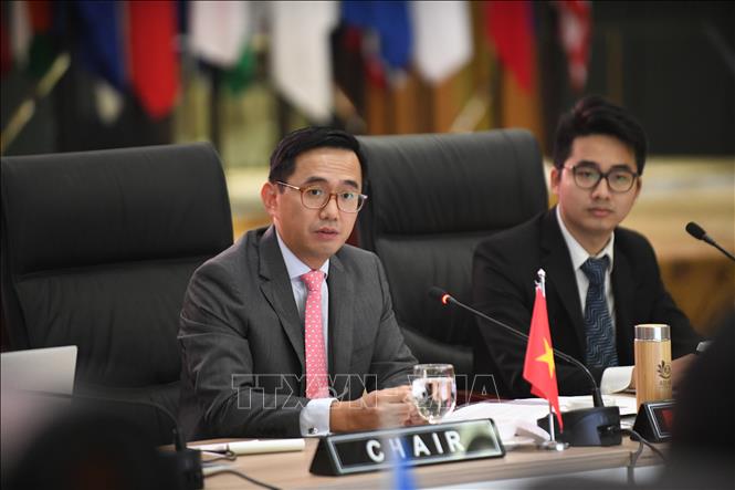 Trong ảnh: Đại sứ Trần Đức Bình, Trưởng Phái đoàn đại diện Thường trực Việt Nam tại ASEAN chủ trì cuộc họp. Ảnh: TTXVN phát