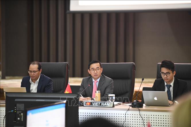 Trong ảnh: Đại sứ Trần Đức Bình, Trưởng Phái đoàn đại diện Thường trực Việt Nam tại ASEAN, chủ trì cuộc họp. Ảnh: TTXVN phát