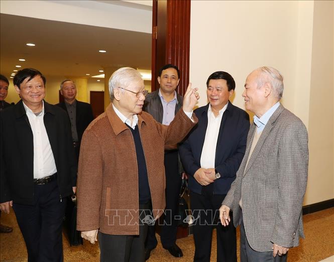Trong ảnh:Tổng Bí thư, Chủ tịch nước Nguyễn Phú Trọng với các đại biểu dự cuộc họp. Ảnh: Trí Dũng – TTXVN