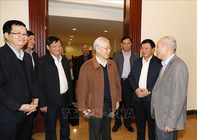 Trong ảnh: Tổng Bí thư, Chủ tịch nước Nguyễn Phú Trọng với các đại biểu dự cuộc họp. Ảnh: Trí Dũng – TTXVN