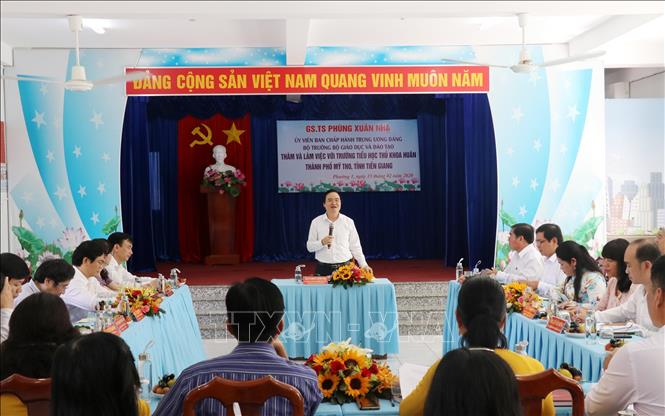 Bộ trưởng Giáo dục và Đào tạo Phùng Xuân Nhạ làm việc với ...