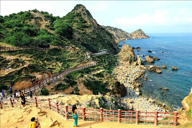Du lịch Việt Nam: Eo Gió Nhơn Lý Quy Nhơn – Khám phá vẻ đẹp hoang sơ - Ảnh  thời sự trong nước - Văn hoá & Xã hội - Thông tấn
