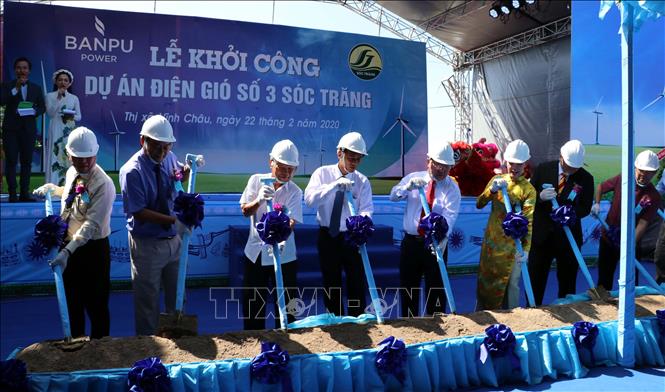 Trong ảnh: Nghi lễ khởi công Nhà máy điện gió số 3 tại Sóc Trăng. Ảnh: Trung Hiếu - TTXVN  