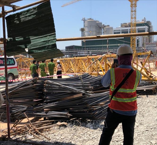 Trong ảnh: Hiện trường vụ tai nạn lao động. Ảnh: Nguyễn Văn Việt - TTXVN