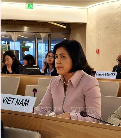 Đại sứ Lê Thị Tuyết Mai, Trưởng Phái đoàn thường trực Việt Nam bên cạnh LHQ, Tổ chức Thương mại Thế giới (WTO) và các tổ chức quốc tế khác tại Geneva. Đoàn Việt Nam do Đại sứ Lê Thị Tuyết Mai làm Trưởng đoàn tham dự khóa họp lần thứ 43 Hội đồng Nhân quyền LHQ. Ảnh: Xuân Hoàng-P/v TTXVN tại Geneva
