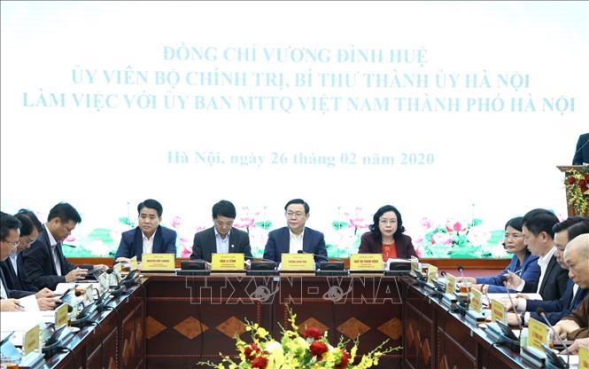 Trong ảnh: Bí thư Thành ủy Hà Nội Vương Đình Huệ với các đại biểu tại buổi làm việc. Ảnh: Văn Điệp - TTXVN
