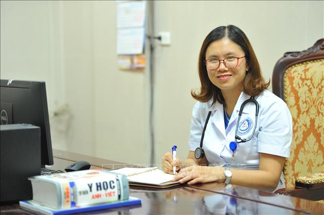 Trong ảnh: Bác sĩ Đào Thị Nhâm, Phó Trưởng khoa đột quỵ bệnh viện Đa khoa tỉnh Ninh Bình. Ảnh: Minh Đức - TTXVN