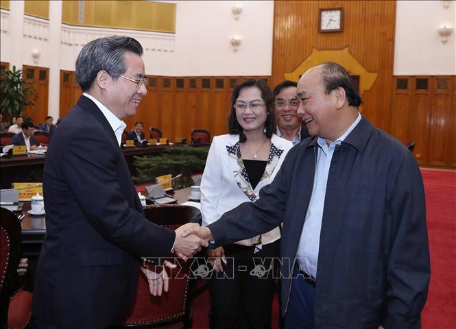 Trong ảnh: Thủ tướng Nguyễn Xuân Phúc với lãnh đạo chủ chốt tỉnh Bạc Liêu. Ảnh: Thống Nhất – TTXVN
