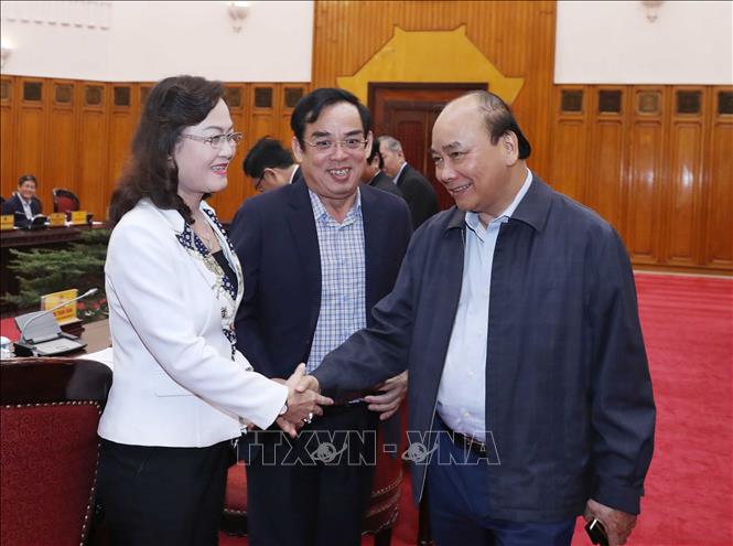 Trong ảnh: Thủ tướng Nguyễn Xuân Phúc với lãnh đạo chủ chốt tỉnh Bạc Liêu. Ảnh: Thống Nhất – TTXVN