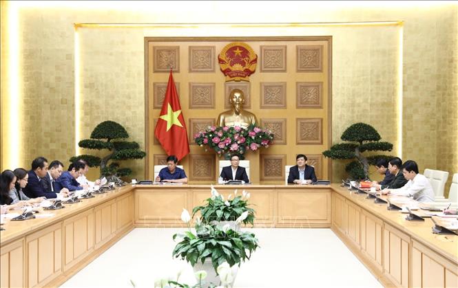 Trong ảnh: Phó Thủ tướng Vũ Đức Đam chủ trì cuộc họp. Ảnh: Văn Điệp - TTXVN
