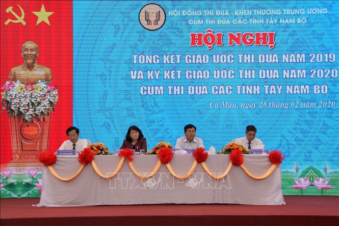 Phó Chủ tịch nước Đặng Thị Ngọc Thịnh (ngồi thứ hai từ trái sang) dự Hội nghị. Ảnh:Kim Há-TTXVN