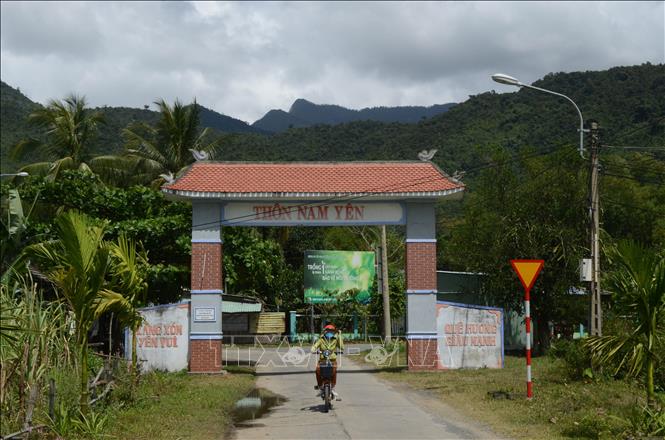 Trong ảnh: Đường vào thôn Nam Yên, xã Hòa Bắc, huyện Hòa Vang, thành phố Đà Nẵng. Ảnh: Quốc Dũng - TTXVN