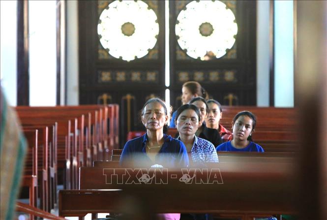 Photo: Parishioners during a service. VNA Photo: Thành Đạt

