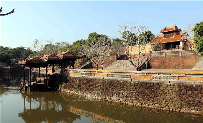 Trong ảnh: Vẻ đẹp hài hòa, trầm lắng ở phía trước khu vực tẩm điện là nơi vua Tự Đức khi còn sống thường lui tới nghỉ ngơi. Ảnh: Đỗ Trưởng-TTXVN