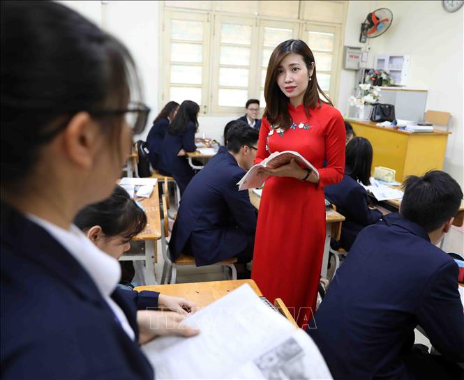 Áo Dài Trên Bục Giảng – Nhân Lên Nét Đẹp Của Người Phụ Nữ Việt Nam - Ảnh  Thời Sự Trong Nước - Văn Hoá & Xã Hội - Thông Tấn Xã Việt Nam (Ttxvn)