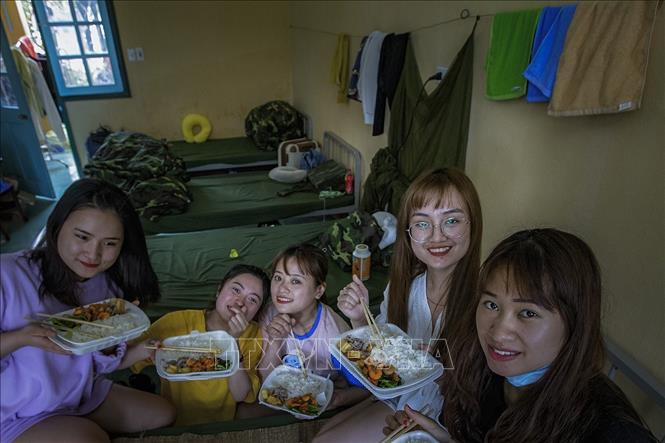 Tình quân dân Tình quân dân - một trong những giá trị cốt lõi của dân tộc Việt Nam. Hãy xem ảnh liên quan đến từ khóa này để khám phá và cảm nhận những giá trị đặc biệt này qua những câu chuyện đầy cảm xúc.