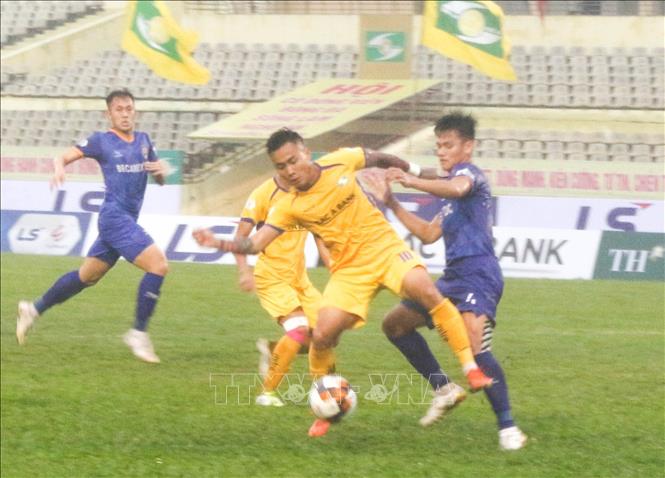 Sông Lam Nghệ An giành chiến thắng trước Becamex Bình Dương với tỉ số 1-0. Ảnh: Nguyễn Oanh-TTXVN