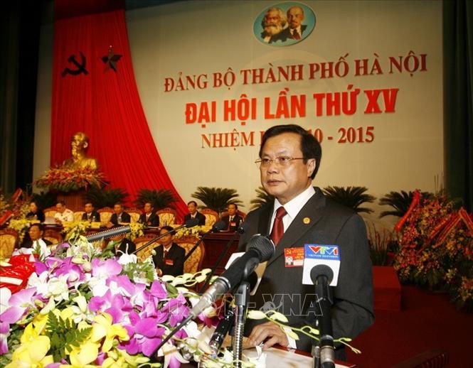 Trong ảnh: Bí thư Thành uỷ Hà Nội Phạm Quang Nghị đọc diễn văn khai mạc Đại hội đại biểu Đảng bộ thành phố Hà Nội lần thứ XV, nhiệm kỳ 2010 – 2015. Ảnh: TTXVN