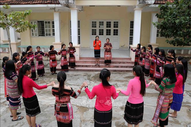 Trong ảnh: Ngôi trường không chỉ là nơi để các em học tập, trau dồi kiến thức, mà còn là mái ấm gia đình, nơi các em cùng gắn bó, sinh hoạt và dần làm quen với cuộc sống tự lập. Ảnh: Thanh Tùng-TTXVN