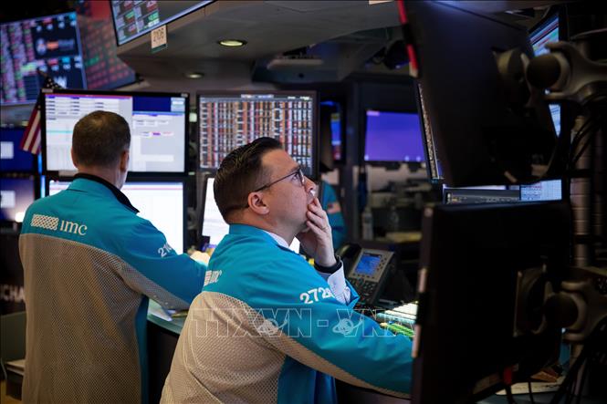 Trong ảnh: Hoạt động tại sàn giao dịch chứng khoán New York, Mỹ ngày 16/3/2020. Ảnh: THX/TTXVN