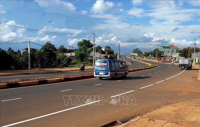 Trong ảnh: Một đoạn Quốc lộ 19 đoạn qua thành phố Pleiku. Ảnh: Sỹ Huynh - TTXVN