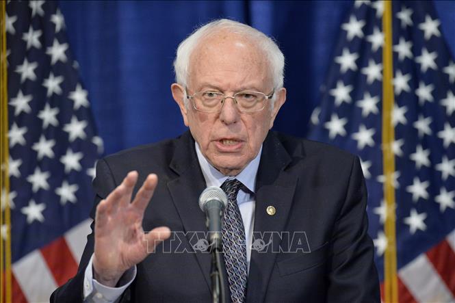 Trong ảnh: Thượng nghị sĩ bang Vermont Bernie Sanders trong buổi họp báo về kết quả bầu cử sơ bộ ngày 