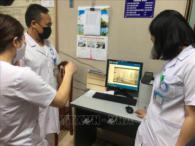 Trong ảnh: Ngoài 16 ca mắc COVID-19 được chữa khỏi hoàn toàn, ca mắc thứ 18 tại Ninh Bình cũng được chữa khỏi, đủ điều kiện xuất viện. Ảnh: TTXVN