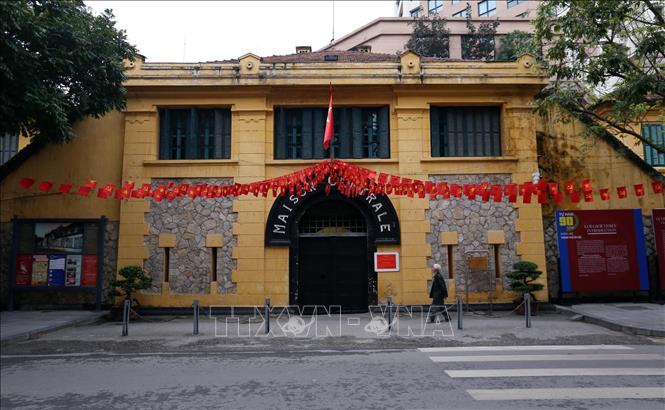 Trong ảnh: Khu di tích Nhà tù Hỏa Lò đóng cửa. Ảnh: . Ảnh: Anh Tuấn – TTXVN