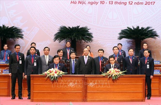 Trong ảnh: Thủ tướng Nguyễn Xuân Phúc chứng kiến lễ ký Nghị quyết liên tịch về Quy chế phối hợp giữa Chính phủ với Ban Chấp hành Trung ương Đoàn Thanh niên Cộng sản Hồ Chí Minh giai đoạn 2017-2022. Ảnh: Doãn Tấn- TTXVN.