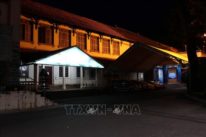 Trong ảnh: Các câu lạc bộ hoạt động tại Cung văn hóa lao động thành phố, Quận 1 tạm dừng hoạt động phòng, chống dịch COVID-19. Ảnh: Thanh Vũ - TTXVN
