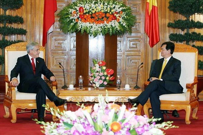 Trong ảnh: Tối 22/3/2012, tại Hà Nội, Thủ tướng Nguyễn Tấn Dũng hội kiến Tổng thống Chile Sebastian Piñera Echenique thăm chính thức Việt Nam. Ảnh: Đức Tám - TTXVN