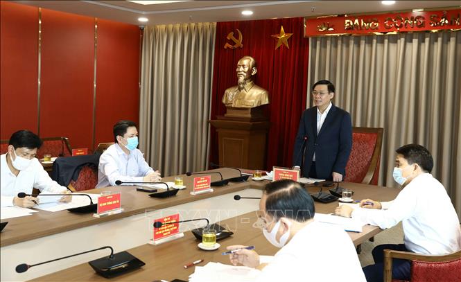 Trong ảnh: Bí thư Thành ủy Hà Nội Vương Đình Huệ phát biểu tại buổi làm việc. Ảnh: Văn Điệp - TTXVN