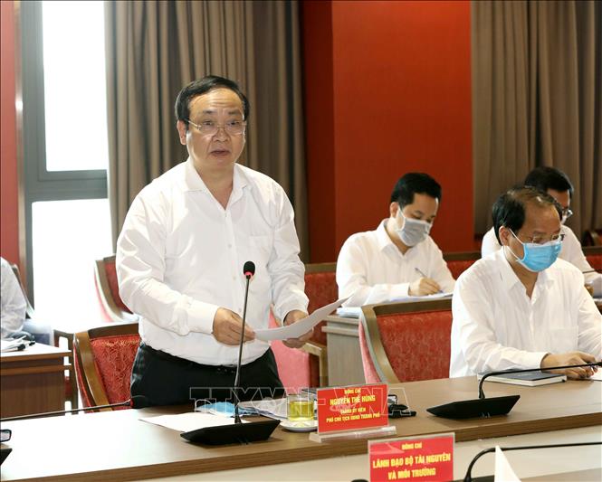 Trong ảnh: Phó Chủ tịch UBND thành phố Hà Nội Nguyễn Thế Hùng phát biểu tại buổi làm việc. Ảnh: Văn Điệp - TTXVN
