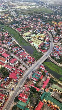 Trong ảnh: Giao thông nông thôn huyện Kim Động góp phần quan trọng trong phát triển kinh tế khu vực nông thôn. Ảnh: Thành Đạt – TTXVN