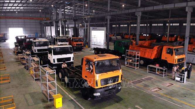 Trong ảnh: Lắp ráp ô tô tại Công ty TNHH Liên doanh Maz Asia (Liên doanh Việt Nam - Belarus), tại huyện Kim Động, tỉnh Hưng Yên. Ảnh: Danh Lam – TTXVN