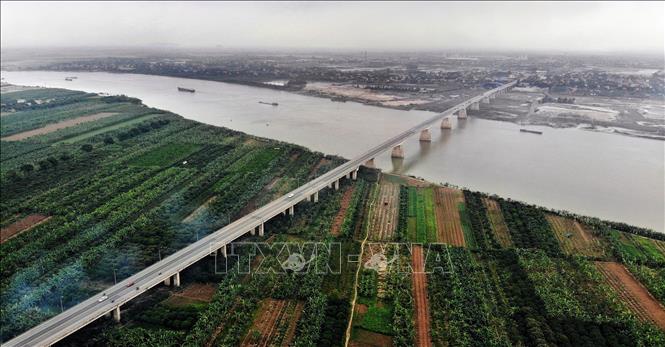 Trong ảnh: Cầu Yên Lệnh nằm trên Quốc lộ 38, kết nối giữa Hưng Yên và Hà Nam. Ảnh: Danh Lam - TTXVN