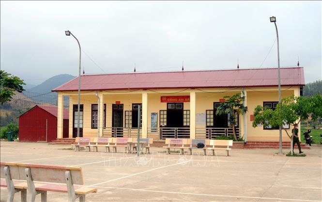 Trong ảnh: Trụ sở làm việc của Công an xã Dồm Cang được khánh thành và đưa vào sử dụng từ tháng 11/2019. Trụ sở có đầy đủ các phòng làm việc, phòng họp, phòng ngủ…vũ khí, công cụ hỗ trợ nghiệp vụ được trang bị đầy đủ cho các cán bộ, chiến sỹ thực hiện nhiệm vụ. Ảnh Quang Quyết-TTXVN