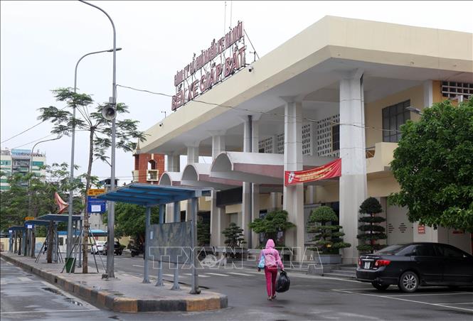 Trong ảnh: Cảnh vắng vẻ tại bến xe Giáp Bát (Hà Nội). Ảnh: TTXVN

