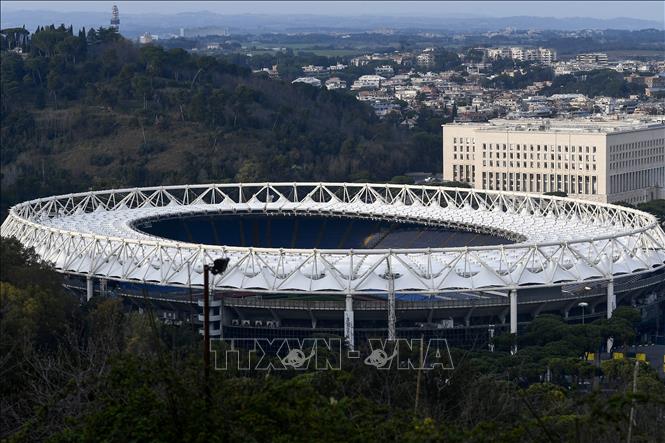 Trong ảnh: Sân vận động Olympic ở Rome, nơi sẽ diễn ra các trận bóng đá trong khuôn khổ giải vô địch UEFA EURO 2020 tại Munich, Đức, đóng cửa do dịch COVID-19, ngày 17/3/2020. AFP/TTXVN
