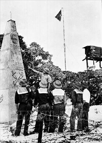 Trong ảnh: Bộ đội Đặc công hải quân trên đảo Trường Sa được giải phóng, ngày 29/4/1975. Ảnh: Tư liệu TTXVN