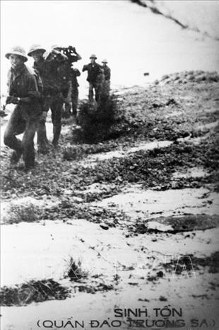 Trong ảnh: Lực lượng Đặc công hải quân Đoàn 126 giải phóng đảo Sinh Tồn thuộc quần đảo Trường Sa, ngày 27/4/1975. Ảnh: TTXVN phát