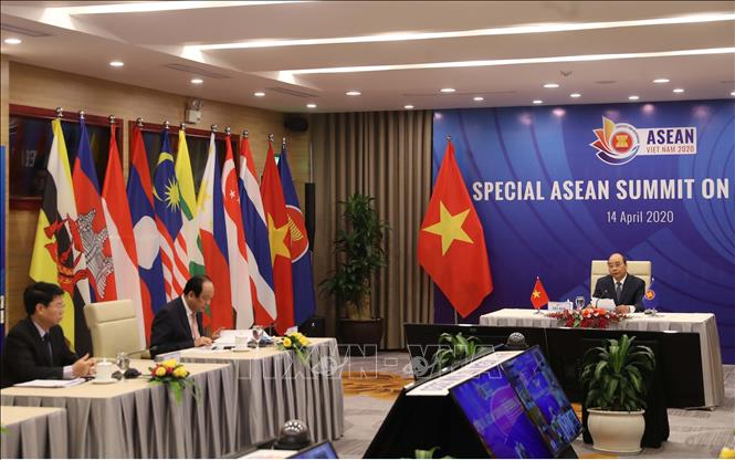 Photo: Prime Minister Nguyen Xuan Phuc, Vietnam's 2020 ASEAN Chairmanship, opens the Summit. VNA Photo: Thống Nhất