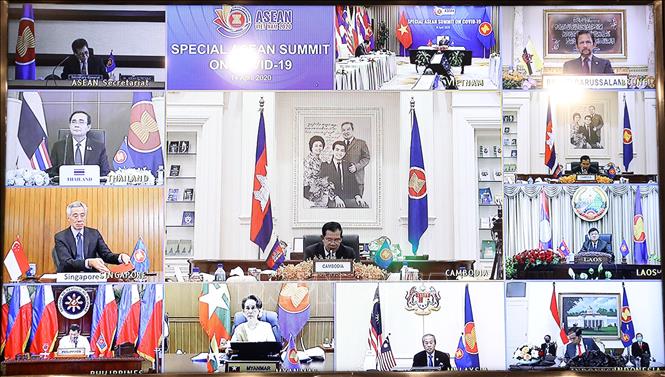 Photo: Cambodian Prime Minister Samdech Techo Hun Sen speaks at the Summit. VNA Photo: Thống Nhất