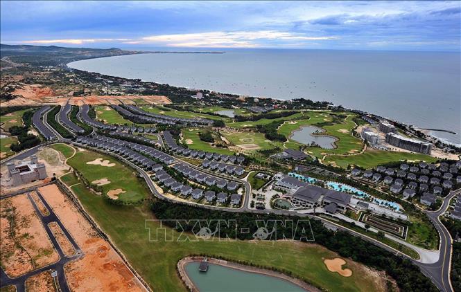 Trong ảnh: Khu du lịch SeaLink Villas tại khu du lịch Mũi Né (Bình Thuận) gồm 315 biệt thự cao cấp sang trọng, hướng nhìn ra biển Mũi Né. Ảnh: Thanh Hà - TTXVN